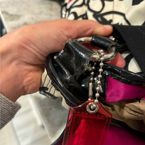 Rare Coach Kyra poppy messenger bag. - Picture 5 of 9